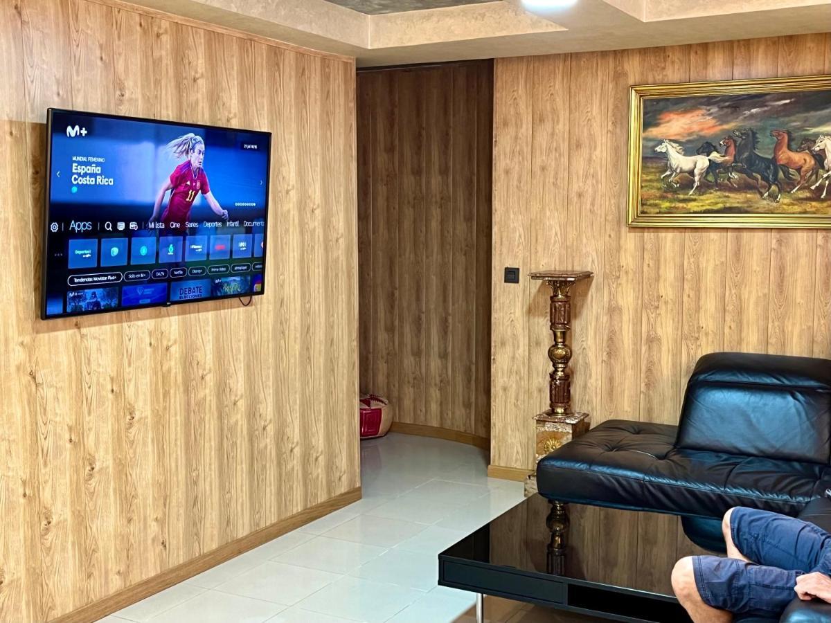 Velvet Hostel Мадрид Экстерьер фото