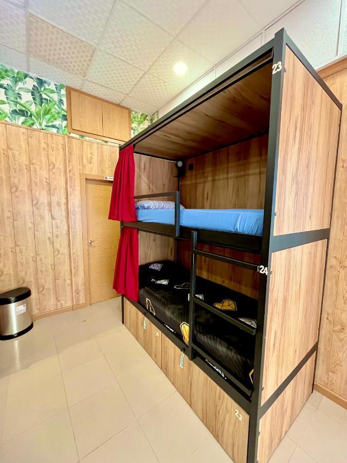 Velvet Hostel Мадрид Экстерьер фото
