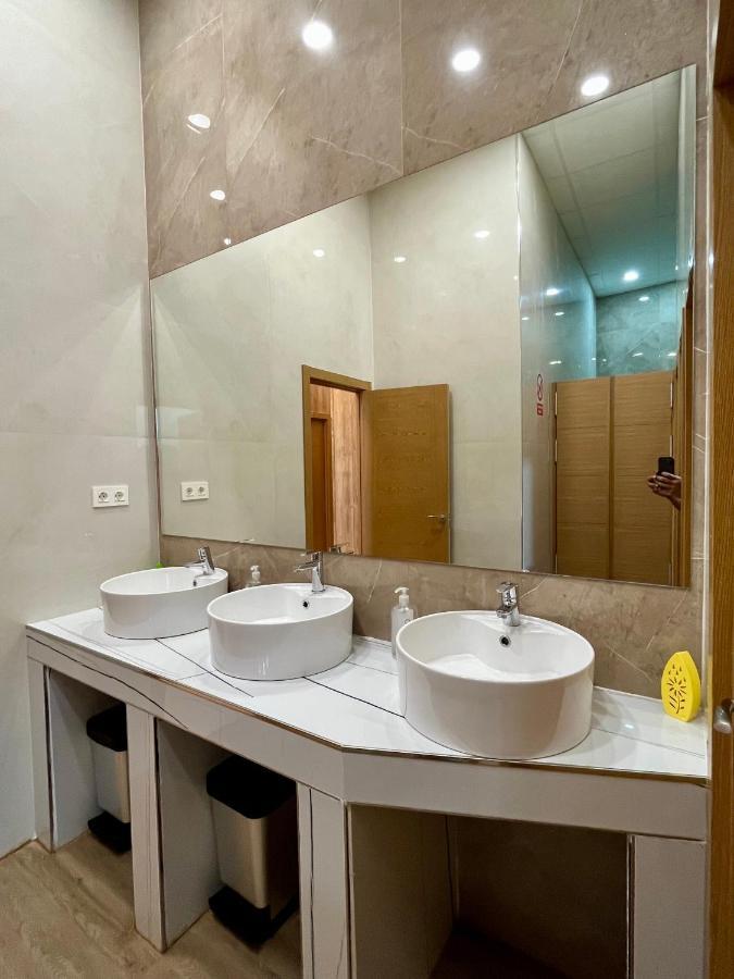 Velvet Hostel Мадрид Экстерьер фото