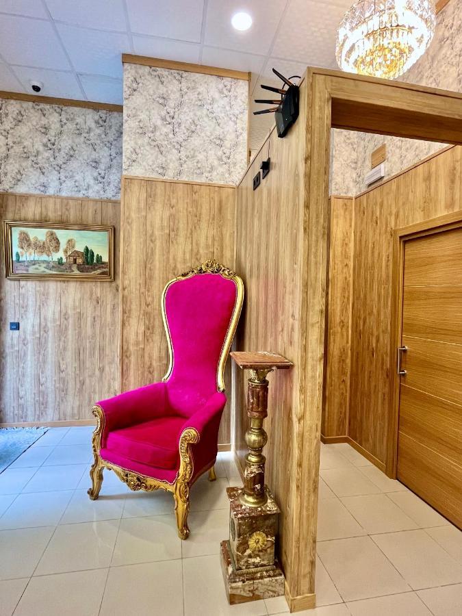 Velvet Hostel Мадрид Экстерьер фото
