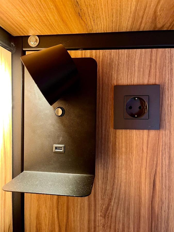 Velvet Hostel Мадрид Экстерьер фото