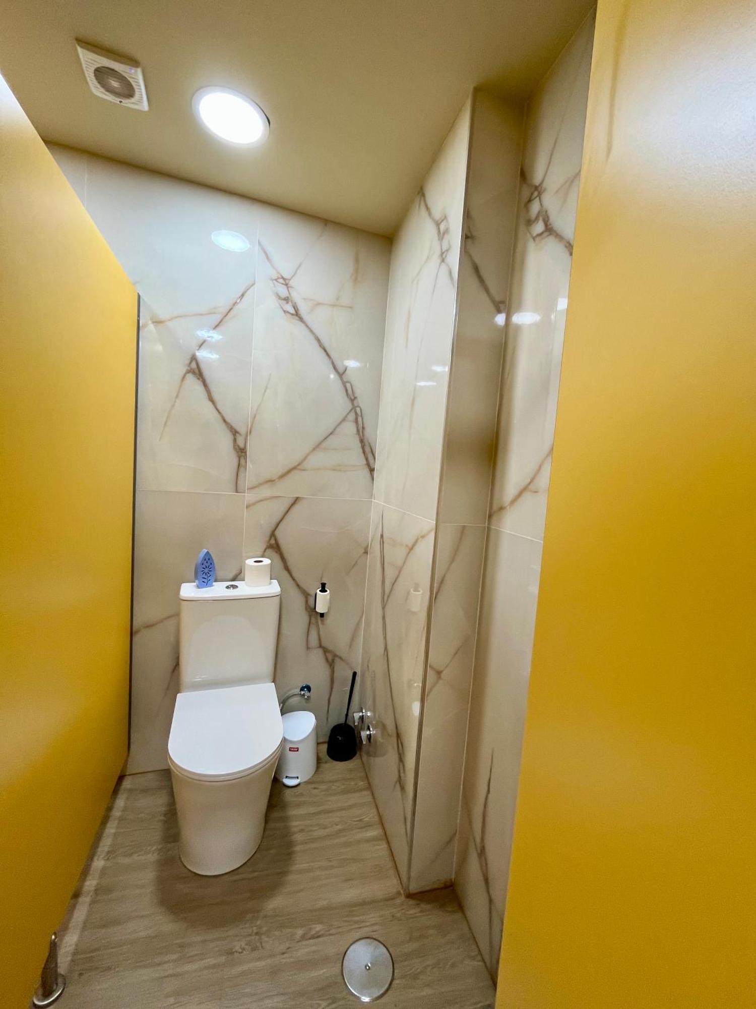 Velvet Hostel Мадрид Экстерьер фото