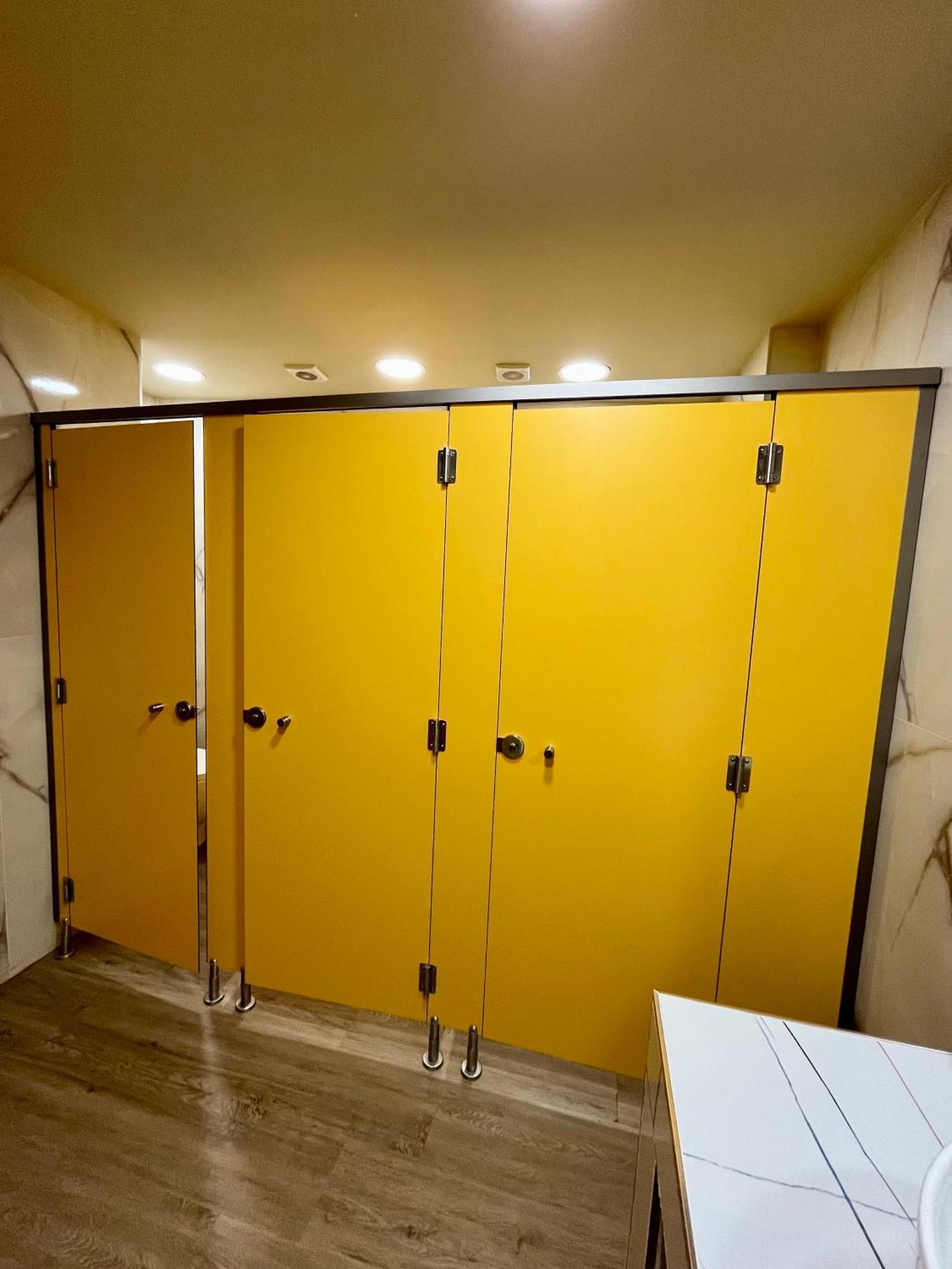 Velvet Hostel Мадрид Экстерьер фото
