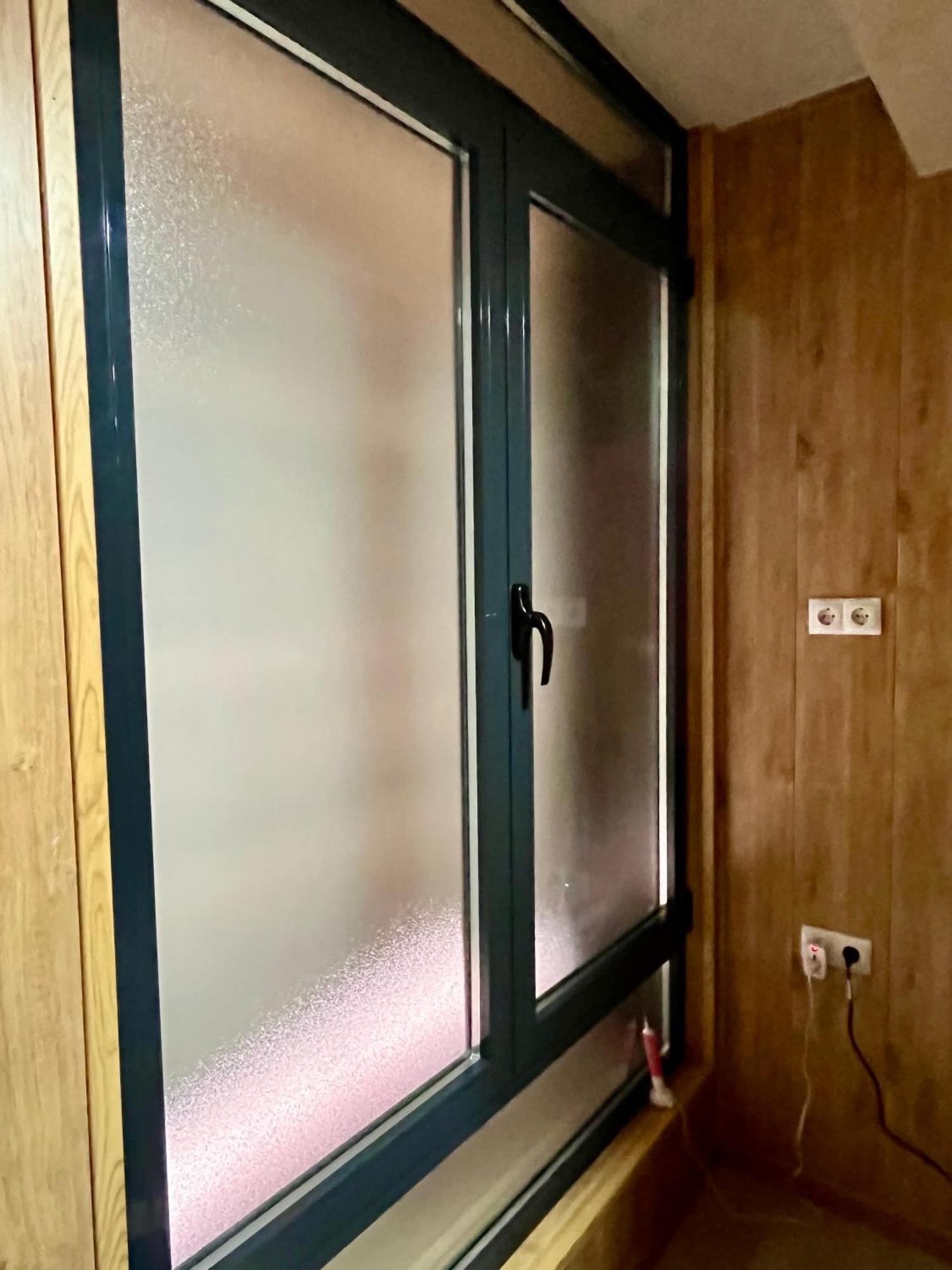 Velvet Hostel Мадрид Экстерьер фото