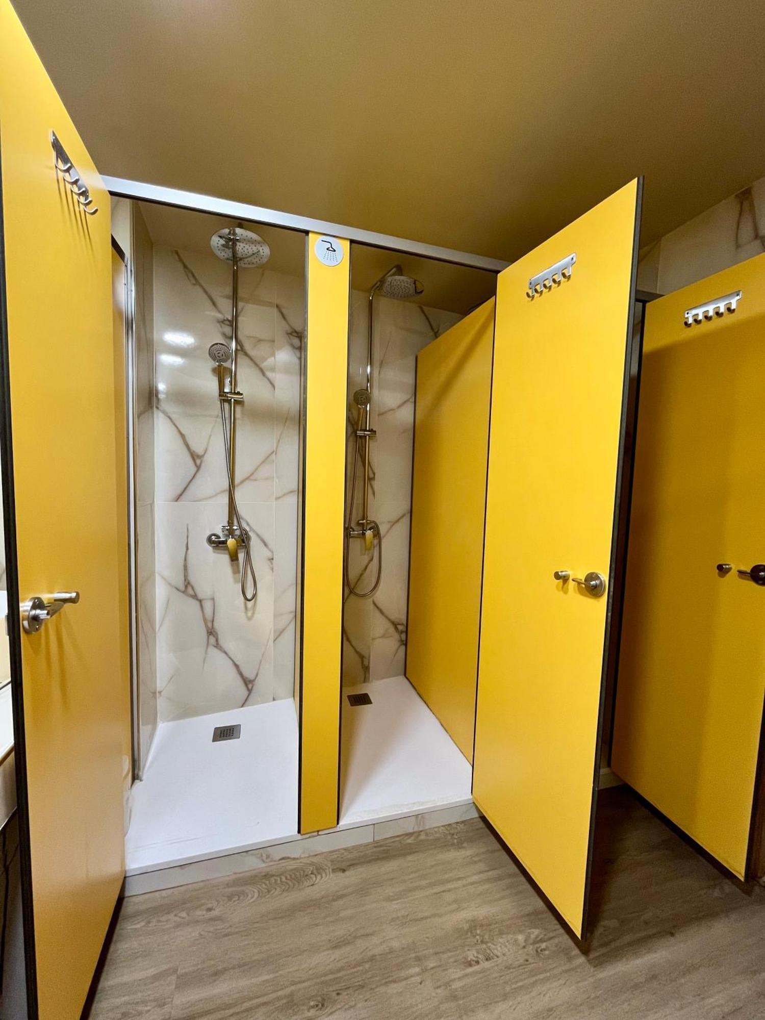 Velvet Hostel Мадрид Экстерьер фото