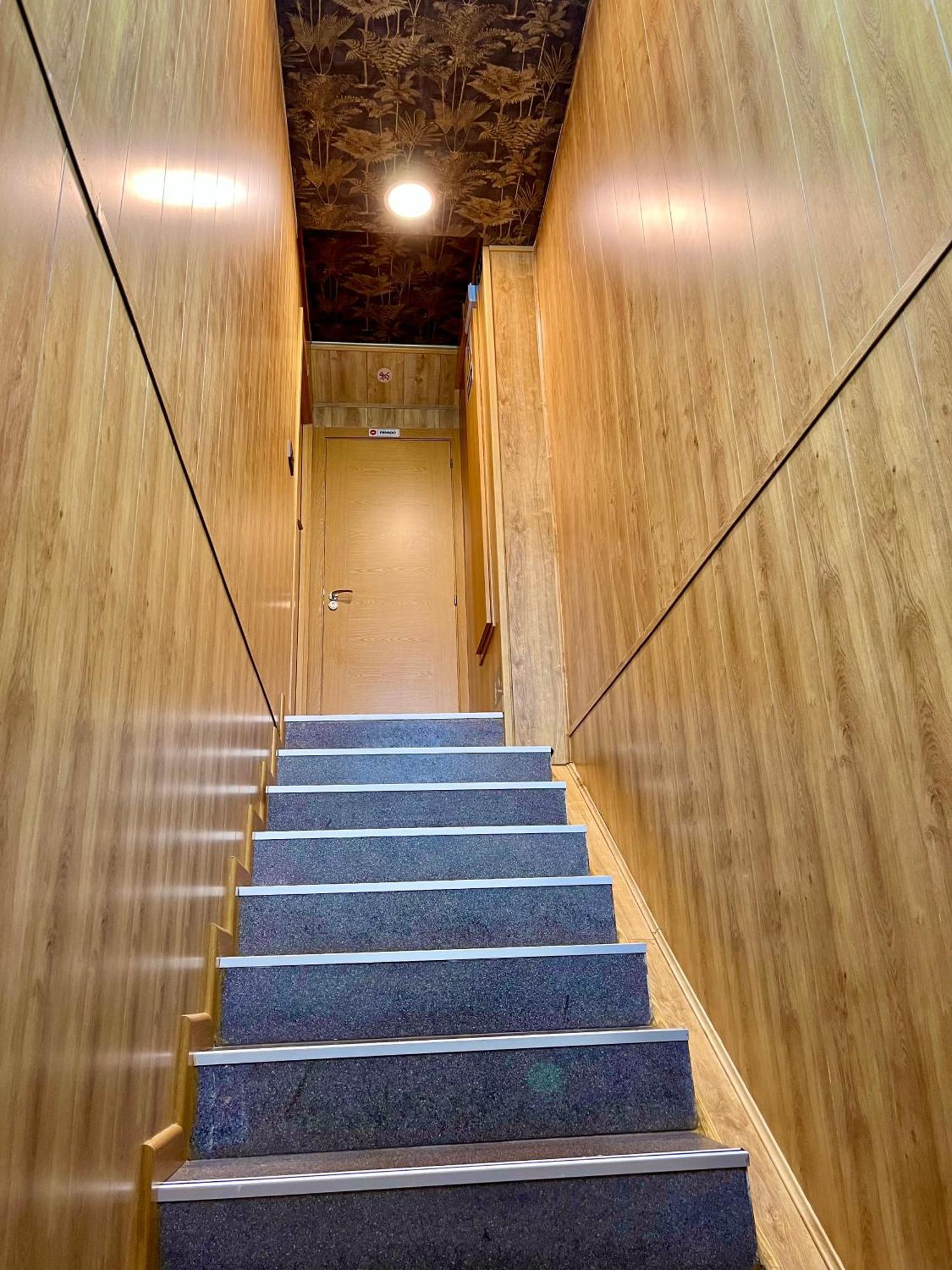 Velvet Hostel Мадрид Экстерьер фото